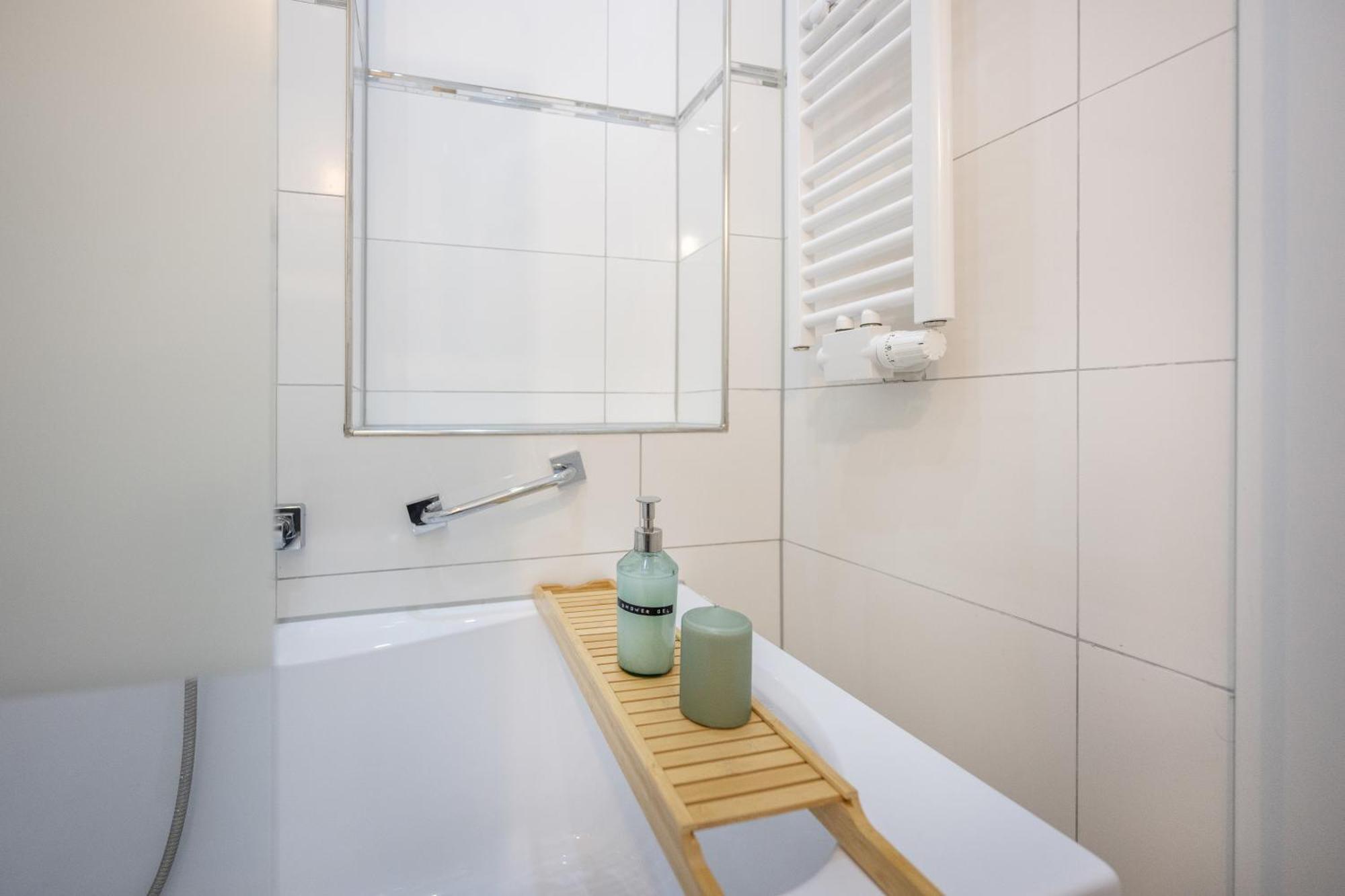 Wohlfuehlwohnung Mit 25 Qm Terrasse, Netflix Koblenz  Exterior photo