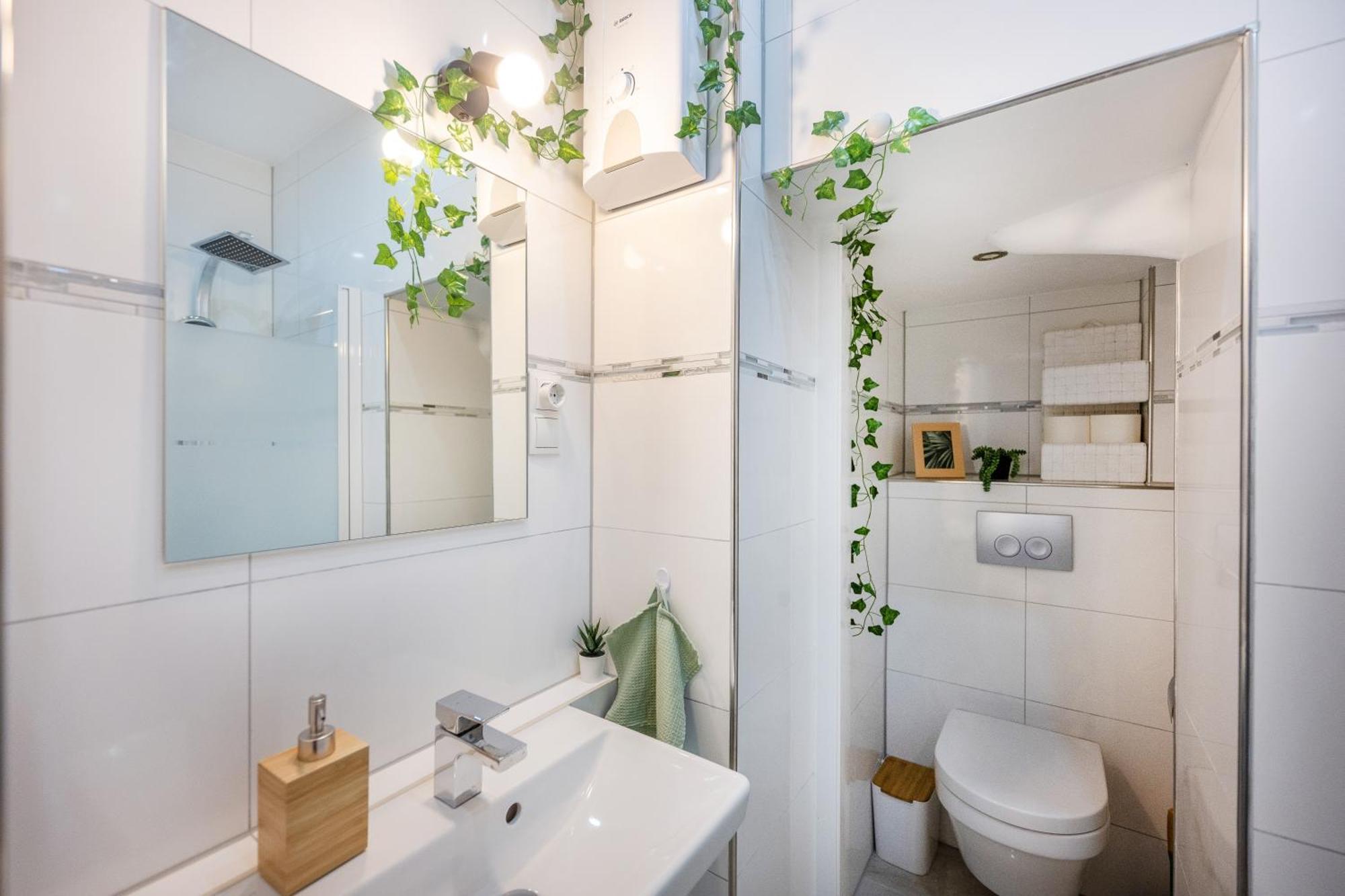 Wohlfuehlwohnung Mit 25 Qm Terrasse, Netflix Koblenz  Exterior photo