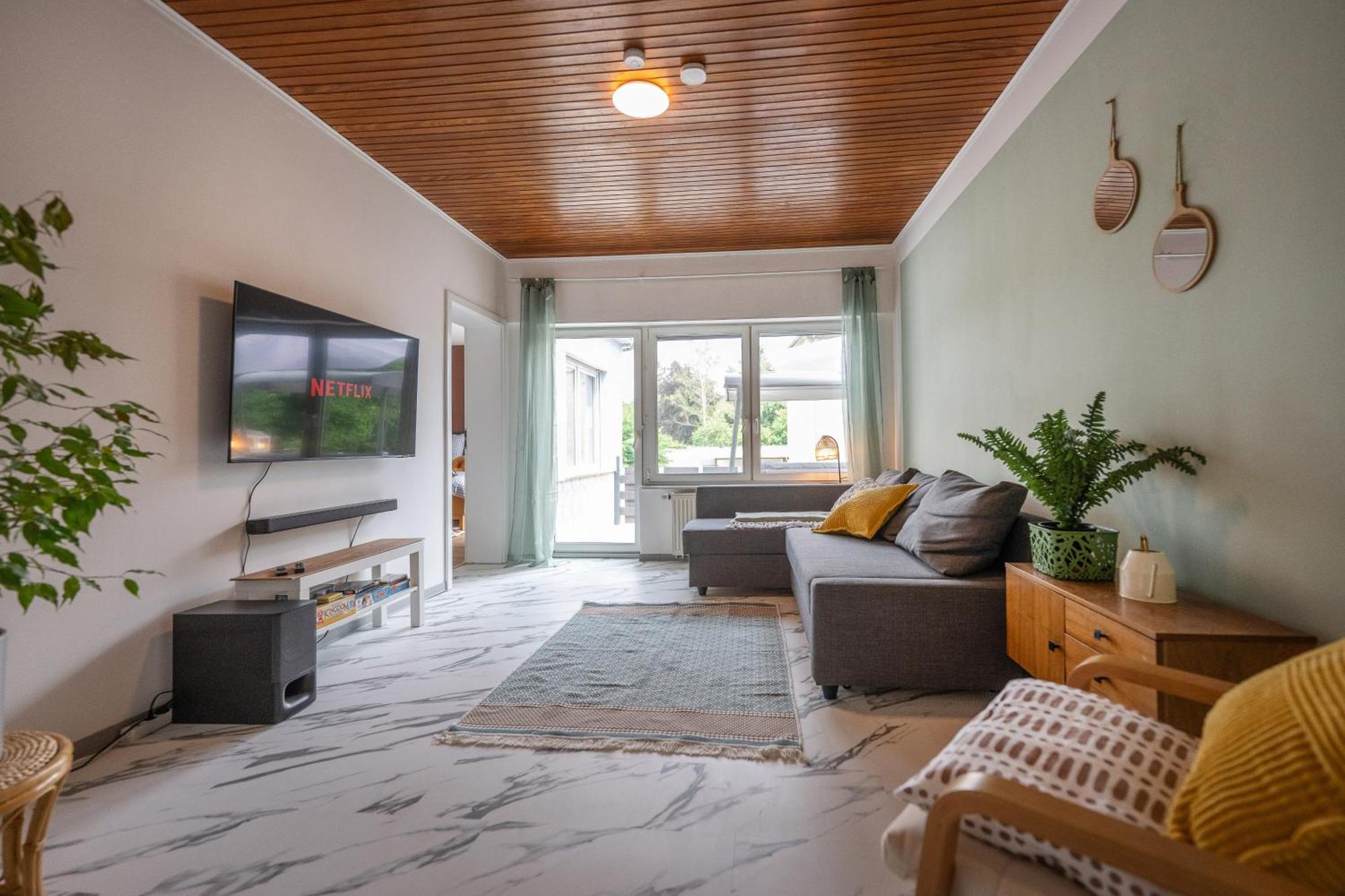 Wohlfuehlwohnung Mit 25 Qm Terrasse, Netflix Koblenz  Exterior photo